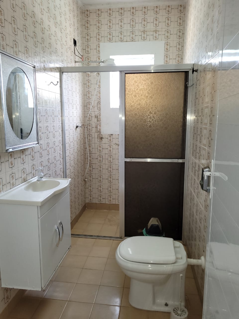 VENDO CASA COM PISCINA NO CENT